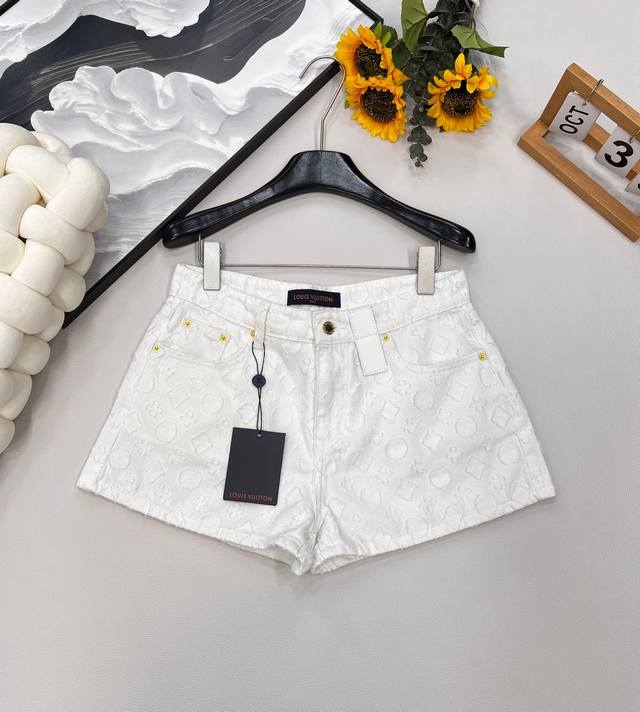 Louisvuitton 25Ss春夏新款满印提花白色牛仔短裤丨独家高版出品！定制Yb斜纹棉面料 提花满印设计 透气性佳 柔软亲肤 高腰拉链对称口袋 立体提花肌