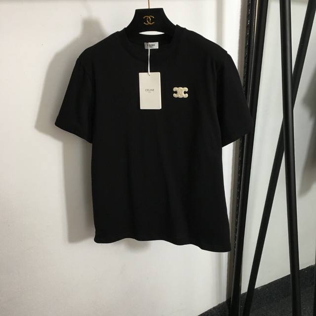 款号 1386 Celin*新款 凯旋门Logo刺绣 纯棉短袖T恤，白色，黑色，S-Xl， L码；肩宽43，胸围106，袖长21，衣长65