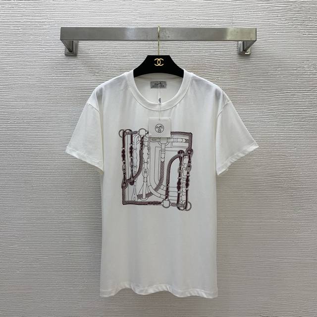 款号G25060347 Hermè*S新款高端定制画框图案皮带链条印花时尚百搭圆领短袖T恤P！白色， M码：肩宽47，胸围100，袖长16，衣长66