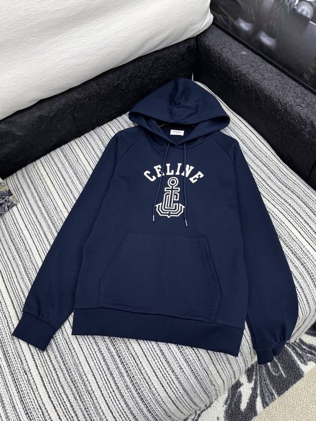 爆款现货 原版定制 Celin*｜25早秋经典戴帽卫衣 干净利落的裁剪，落肩宽松慵懒版型 面料厚实挺阔有型，袖口弹力螺纹设计 多种穿搭 宽松舒适无束缚感，满满的