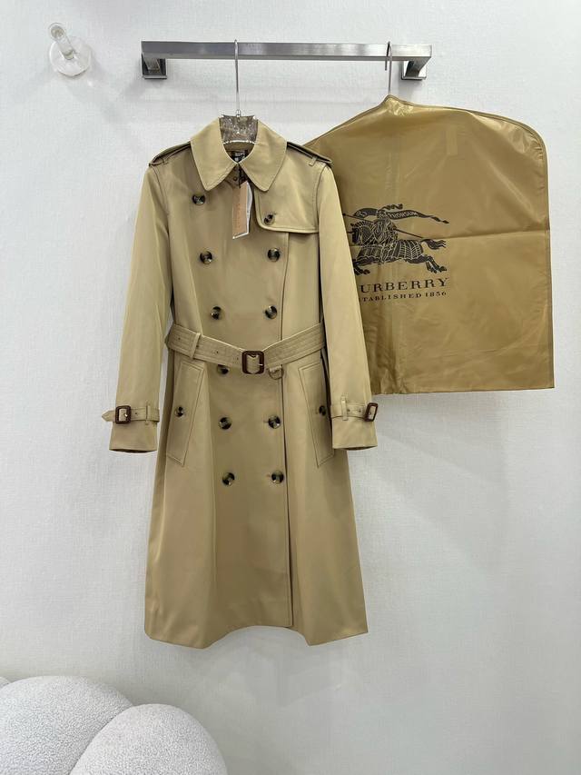 Burberry 巴宝莉 经典肯辛顿长款风衣进口英国纺织棉 防渗水 嘎巴甸面料 质感立挺有型！现代解构主义利落修身剪裁，极简帅气的时髦高级感！Vintage格纹