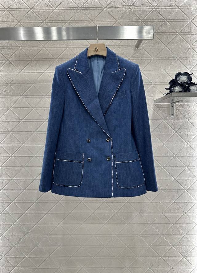 Valentin*2025新品上架 休闲牛仔西装长裤套装 定制Yb进口斜纹牛仔棉材质 柔软细腻 质感高级 挺括有型 正肩直筒西装高腰系扣长裤套装 外套枪驳领轮廓