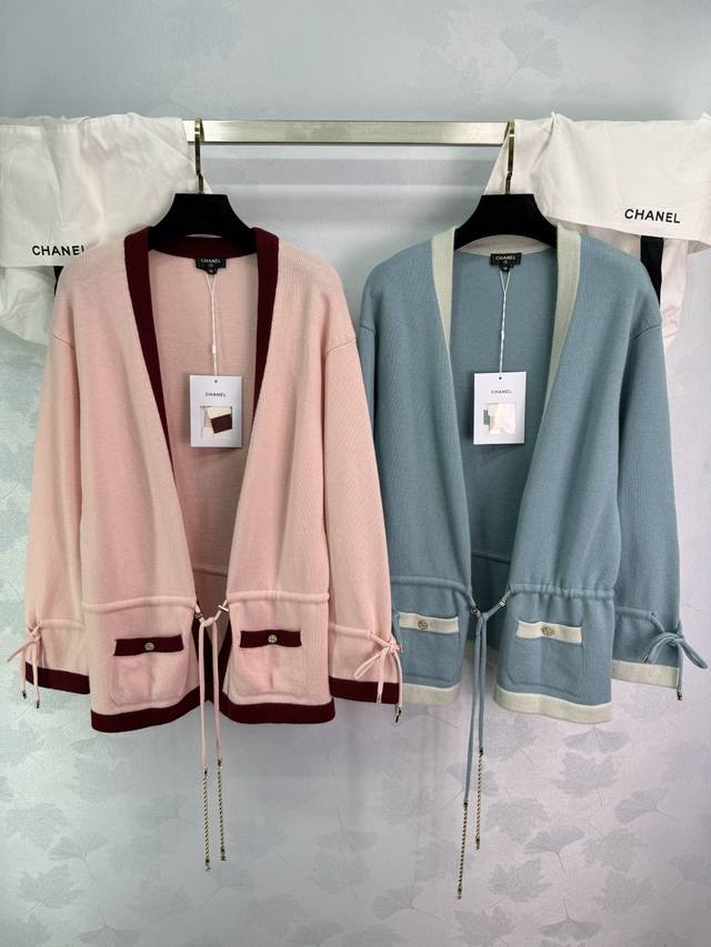 Ch*25 Af 小香秋季新品 真的美到失语 温柔的色系和羊绒材质结合在一起 软糯又舒适 巧妙的撞色设计 色彩上面层次分明 又很是高级 配防尘袋 4色3码Sml
