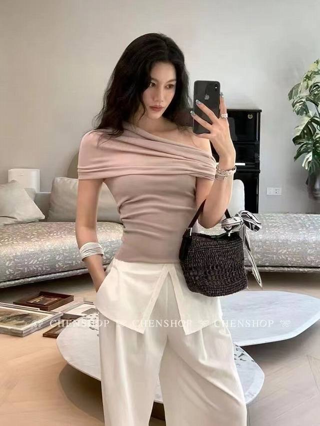 Viktoriachan 2025早秋新款针织上衣，弹力面料可轻松调节穿着呈现方式 N种穿搭方式 三色三码Sml