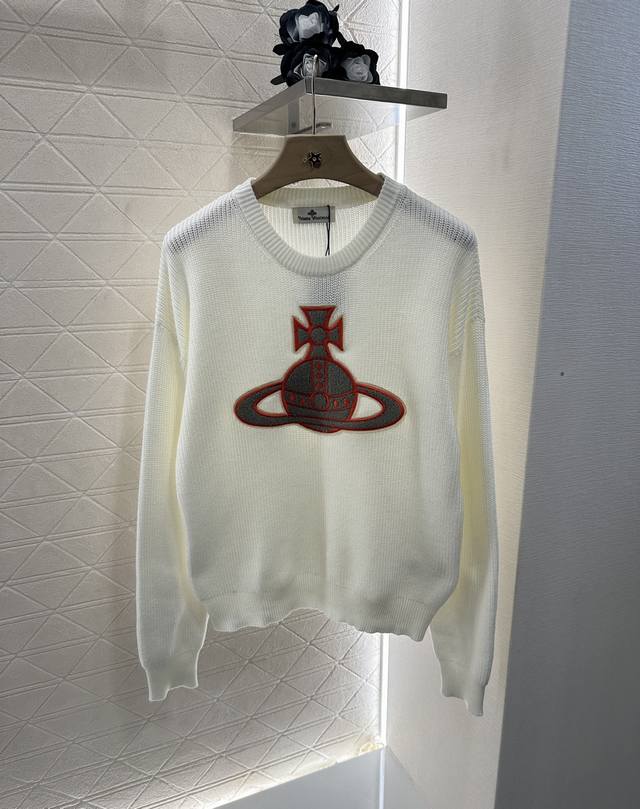 Vivienne Westeoo* 新品上架 土星刺绣套头毛衣 定制Yb羊毛纱线织造 质感高级 舒适柔软 肌理明显 圆领落肩长袖毛衣 突出温柔气质 领口袖口螺纹