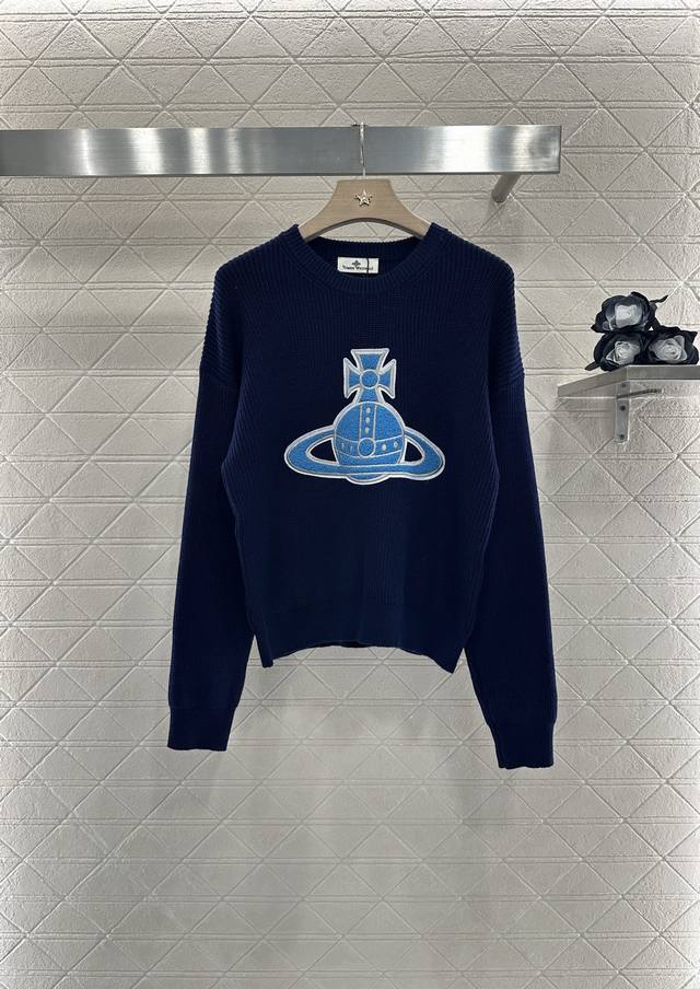 Vivienne Westeoo* 新品上架 土星刺绣套头毛衣 定制Yb羊毛纱线织造 质感高级 舒适柔软 肌理明显 圆领落肩长袖毛衣 突出温柔气质 领口袖口螺纹
