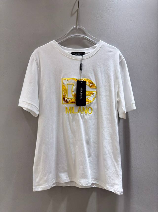 D＆G 杜嘉班纳女士新款经典简约款徽标贴布印花图案短袖T恤。Smlxl