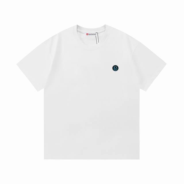 Lululemon 露露乐萌 2025新款 定制刺绣小标Logo 男女同款 短袖T恤 定制260克100％双纱纯棉面料 定染32支双股螺纹 领标吊牌主唛三标齐全