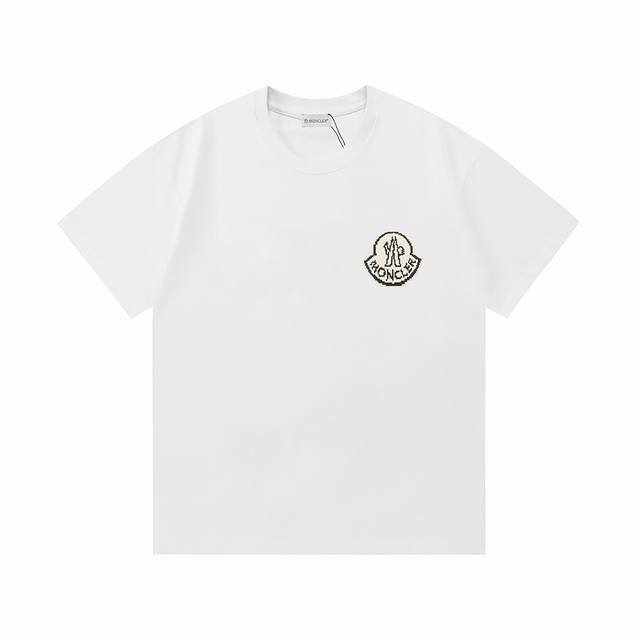 Moncler 蒙口 2025新款 移位小标字母Logo 男女同款 短袖T恤 定制260克100％双纱纯棉面料 定染32支双股螺纹 领标吊牌主唛三标齐全 颜色：