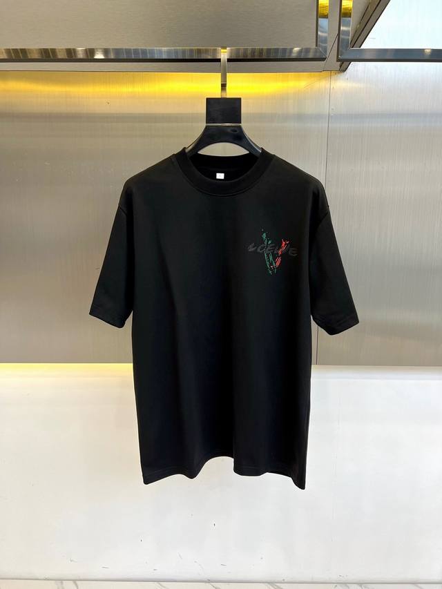 顶级版本 区别通货 2025 Loewe 罗意威 夏季新款 重磅推出双纱纯棉面料短袖 春夏走秀款 个性独家款式 男女同款 采用进口定制定染面料 后领锁链底全包肩