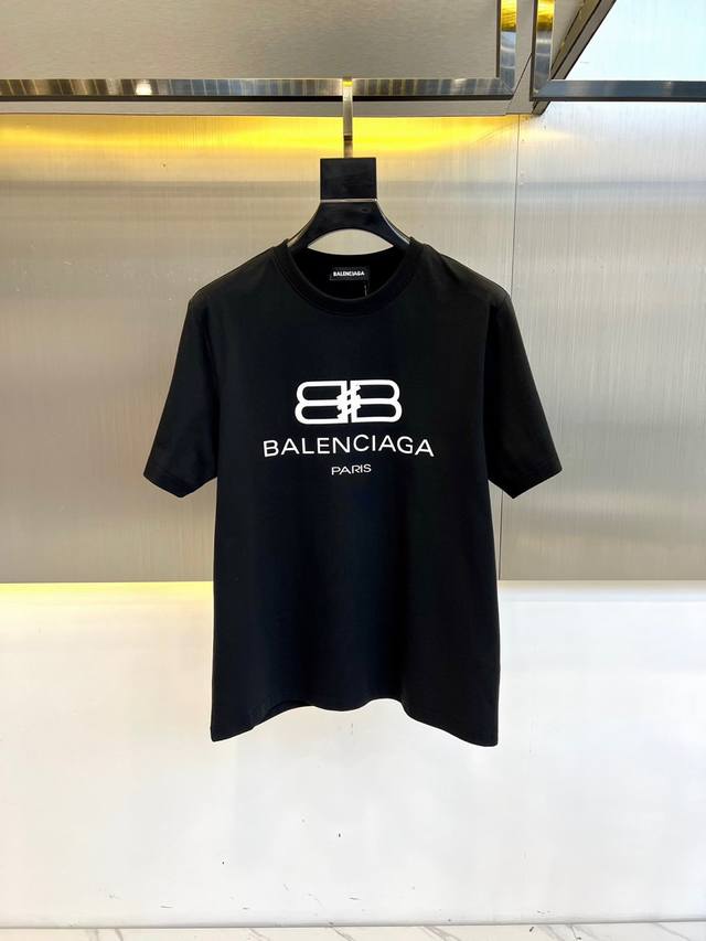 顶级版本 区别通货 2025 Balenciaga 巴黎世家 夏季新款 重磅推出双纱纯棉面料短袖 春夏走秀款 个性独家款式 男女同款 采用进口定制定染面料 后领