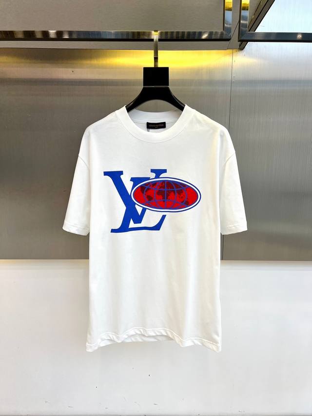 顶级版本 区别通货 2025 Lv 路易威登 夏季新款 重磅推出双纱纯棉面料短袖 春夏走秀款 个性独家款式 男女同款 采用进口定制定染面料 后领锁链底全包肩 过