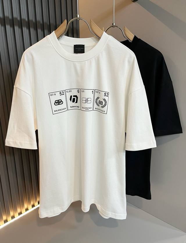 顶级版本 区别通货 25Ss 巴黎 夏季新款 重磅推出双纱纯棉面料短袖 春夏走秀款 个性独家款式 男女同款 采用进口定制定染面料 后领锁链底全包肩 过水不变形不