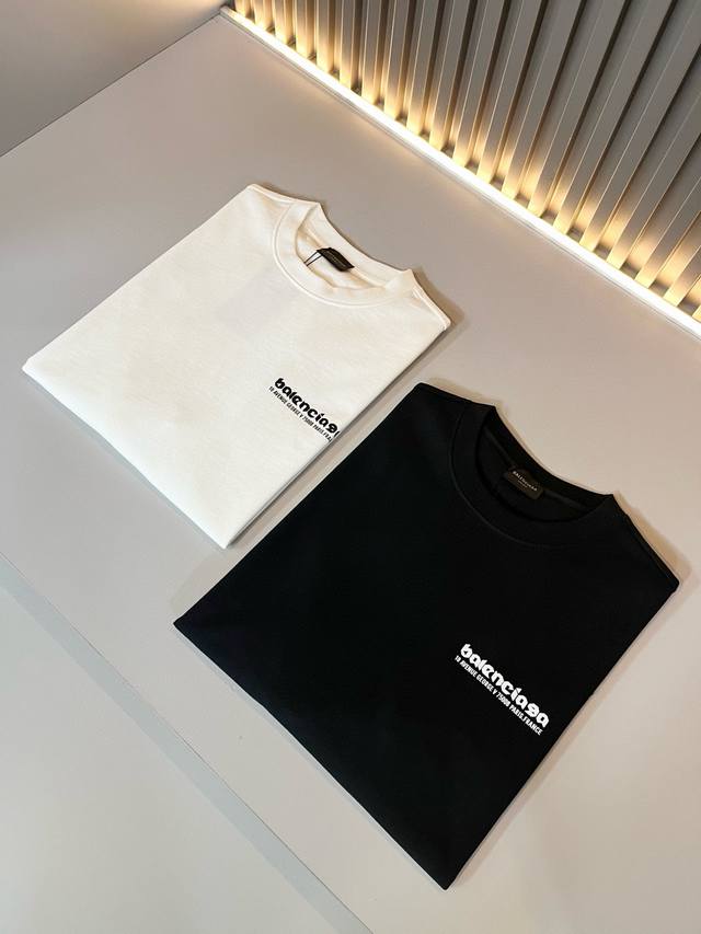 顶级版本 区别通货 25Ss 巴黎 夏季新款 重磅推出双纱纯棉面料短袖 春夏走秀款 个性独家款式 男女同款 采用进口定制定染面料 后领锁链底全包肩 过水不变形不