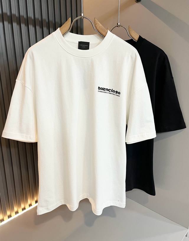 顶级版本 区别通货 25Ss 巴黎 夏季新款 重磅推出双纱纯棉面料短袖 春夏走秀款 个性独家款式 男女同款 采用进口定制定染面料 后领锁链底全包肩 过水不变形不