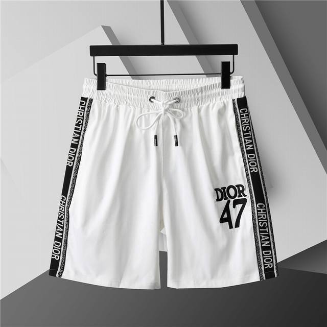 春夏新款.男士经典Logo沙滩裤 采用进口客供定制面料 高端的品质 尽显奢华。 尺码：M-3Xl