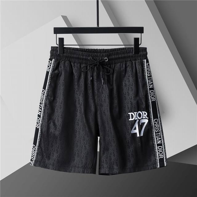 春夏新款.男士经典Logo沙滩裤 采用进口客供定制面料 高端的品质 尽显奢华。 尺码：M-3Xl