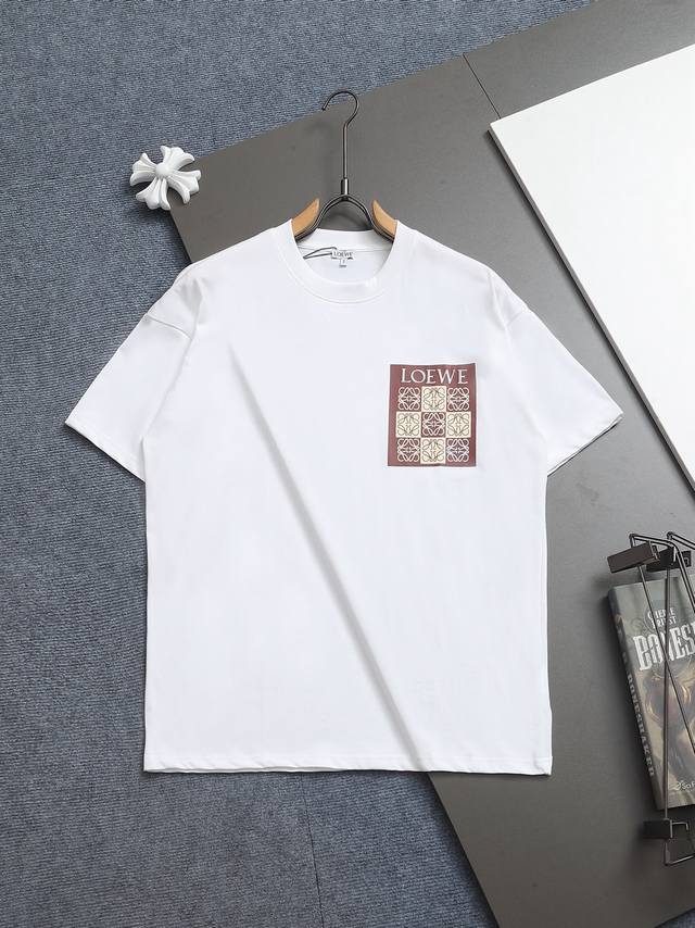 Loewe 罗意威 微宽版型Xs S M L 25Ss最新最顶级 经典Logo拼色徽章刺绣刺绣圆领短袖，最顶级的品质专柜原单短袖，顶级制作工艺进口面料，专柜款独
