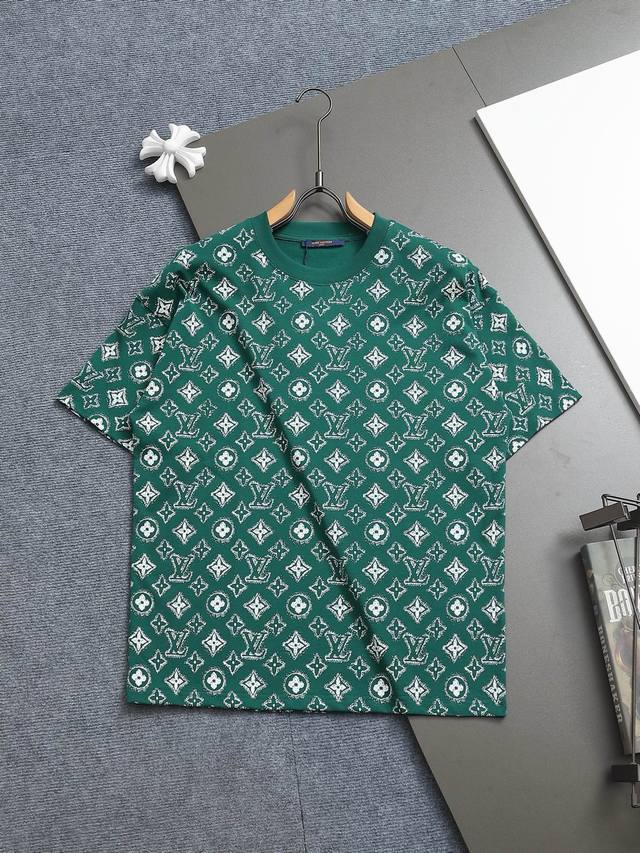 Louis Vuitton 路易威登 1V 微宽版型Xs S M L 25Ss 1V 新品专柜走秀款 满印短袖T恤，男女同款！短袖不在千篇一律的大众脸，而是一定