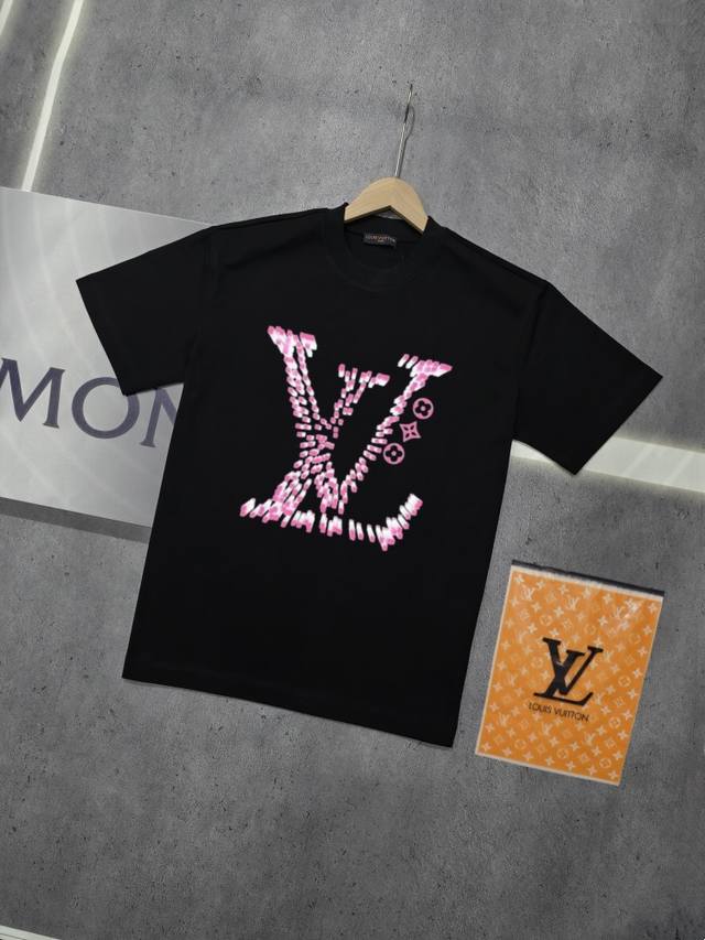 实拍 Nfc芯片感应 Louis Vuitton 路易威登 短袖T恤 Lv驴牌 立体感Logo字母印花短袖T恤 男女同款 面料：原版同步330克重双纱100%纯