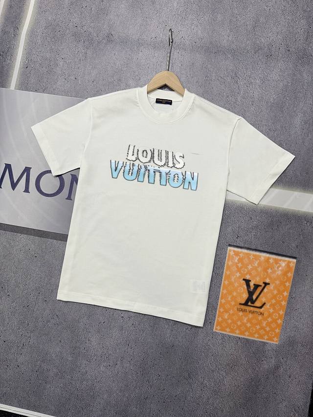 实拍 Nfc芯片感应 Louis Vuitton 路易威登 短袖T恤 Lv驴牌 简约Logo字母印花短袖T恤 男女同款 面料：原版同步330克重双纱100%纯棉