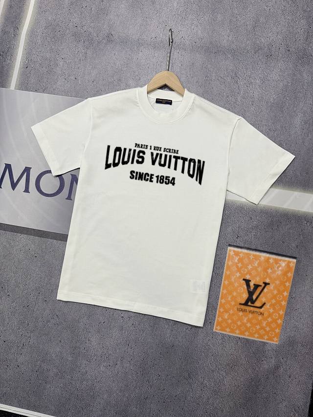 实拍 Nfc芯片感应 Louis Vuitton 路易威登 短袖T恤 Lv驴牌 胸前个性字母印花短袖T恤 男女同款 面料：原版同步330克重双纱100%纯棉 超