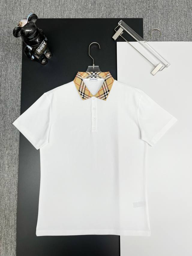 Burberry 巴宝莉格纹领新款Polo衫 原版面料 官方同款 采用210克纯棉珠地面料，定制 同缸染面料 手感非常舒服爽滑 版型挺阔有型 一线品牌代工厂P出