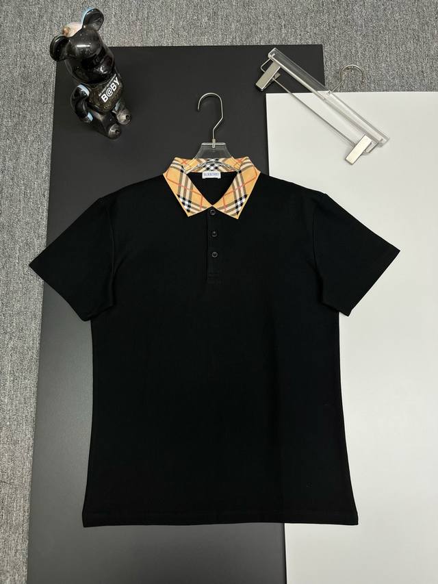 Burberry 巴宝莉格纹领新款Polo衫 原版面料 官方同款 采用210克纯棉珠地面料，定制 同缸染面料 手感非常舒服爽滑 版型挺阔有型 一线品牌代工厂P出