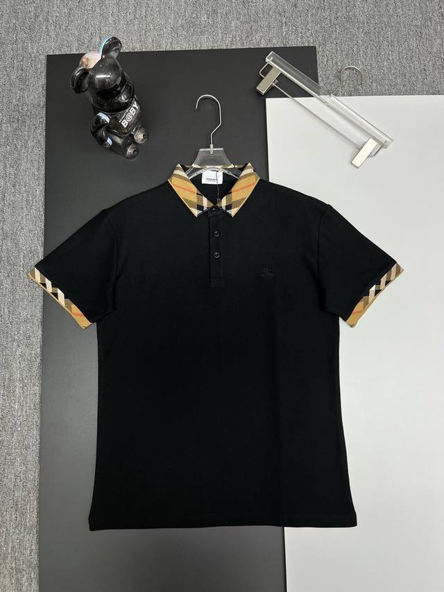 Burberry 巴宝莉领袖格纹战马刺绣新款Polo衫 原版面料 官方同款 采用210克纯棉珠地面料，定制 同缸染面料 手感非常舒服爽滑 版型挺阔有型 一线品牌