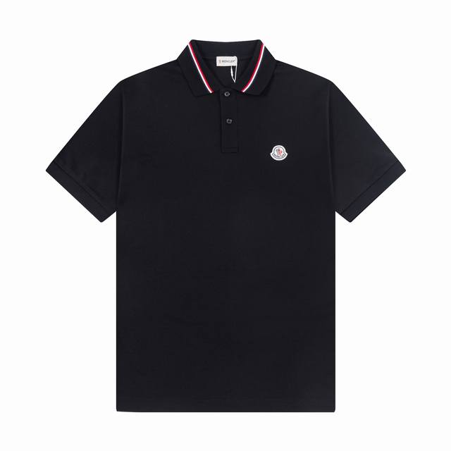 品牌：蒙口 Moncler 面料：纯棉珠地 原版面料 克重：230 颜色：黑色 白色 藏青 尺码：M-Xxl 国际顶级设计师匠心之作 经典款 百年不衰 领口拼接