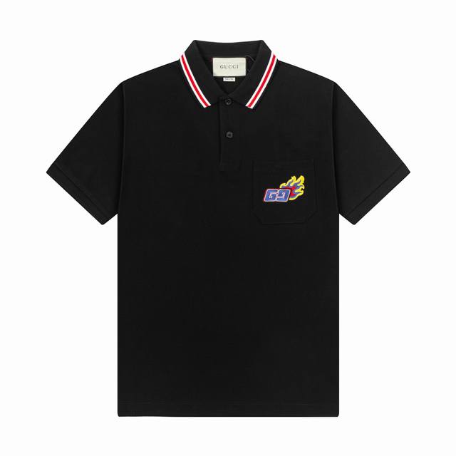 品牌：Gucci 古奇 面料：纯棉丝光珠地 克重：260 颜色：黑色 白色 尺码：M-Xxl 原版定制1：1细节还原 三标Logo齐全 高端定制 这款单品出自G