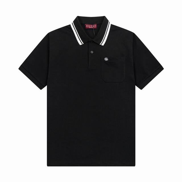 品牌：Gucci 面料：纯棉丝光珠地 克重：260 颜色：黑色 尺码：M-Xxl 原版定制1：1细节还原 三标Logo齐全 高端定制 早秋系列焕新演绎现代款式。