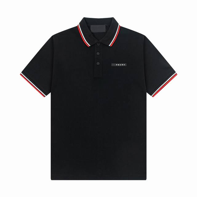 品牌：普拉达 Prada 面料：纯棉丝光珠地 克重：230 颜色：黑色 白色 尺码：M-Xxl 原版定制1：1细节还原 三标Logo齐全 拉链钢印Logo 高端