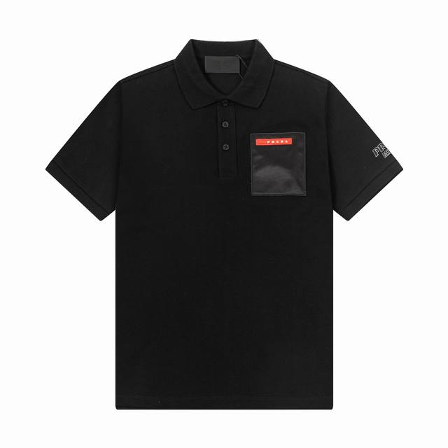 品牌：普拉达 Prada 面料：纯棉丝光珠地 克重：230 颜色：黑色 白色 尺码：M-Xxl 原版定制1：1细节还原 三标Logo齐全 高端定制 这款珠地布短