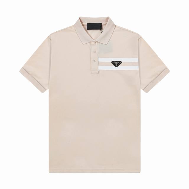 品牌：普拉达 Prada 面料：纯棉丝光珠地 克重：260 颜色：黑色 灰色 卡其 蓝色 尺码：S-Xl 原版定制1：1细节还原 三标Logo齐全 高端定制 珠