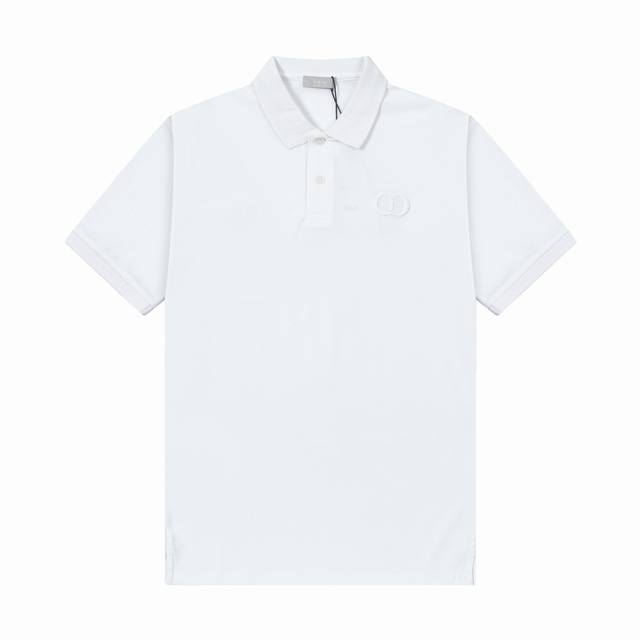 品牌：迪奥 Dior 面料：纯棉丝光珠地 克重：230 颜色：黑色 白色 卡其 尺码：M-Xxl 原版定制1：1细节还原 三标Logo齐全 高端定制 这款 Po