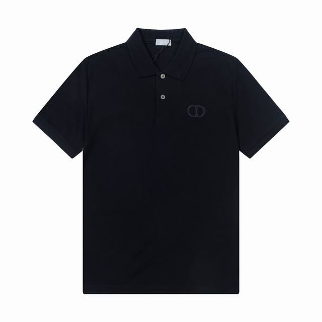 品牌：迪奥 Dior 面料：纯棉丝光珠地 克重：230 颜色：黑色 白色 卡其 尺码：M-Xxl 原版定制1：1细节还原 三标Logo齐全 高端定制 这款 Po