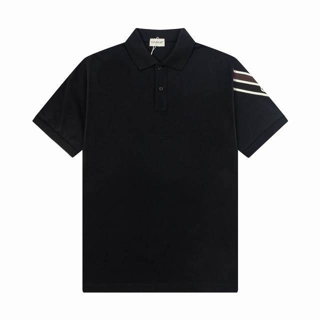 品牌：蒙口 Moncler 面料：纯棉 原版面料 克重：230 颜色：黑色 白色 蓝色 尺码：M-Xxl 国际顶级设计师匠心之作 经典款 百年不衰 领口拼接色