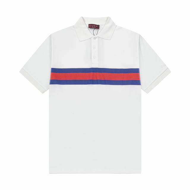 品牌：Gucci 面料：纯棉丝光珠地 克重：230克 颜色： 白黑 黑色 尺码：M-Xxl 原版定制1：1细节还原 三标Logo齐全 高端定制 饰织带珠地棉翻领