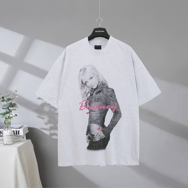B210# 市场顶级品质 Balenciaga 巴黎世家2025Ss Series音乐人像限量版烫钻字母印花短袖T恤 印花采用进口椭圆机直喷工艺 市场顶级的质量