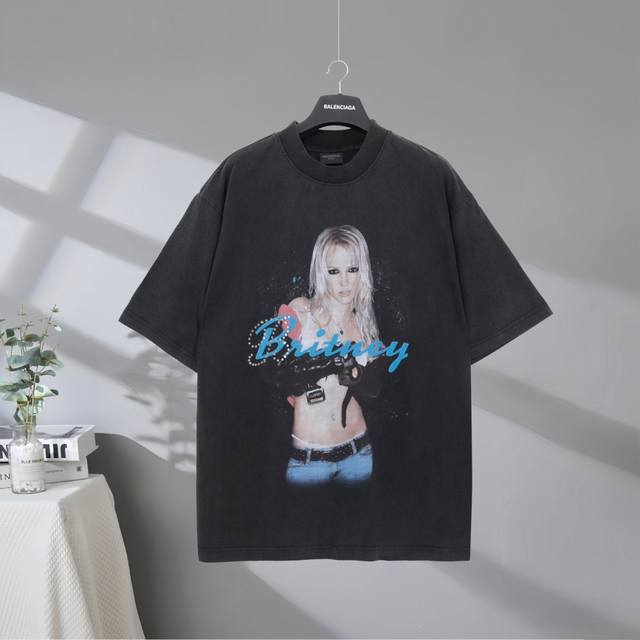 B210# 市场顶级品质 Balenciaga 巴黎世家2025Ss Series音乐人像限量版烫钻字母印花短袖T恤 印花采用进口椭圆机直喷工艺 市场顶级的质量