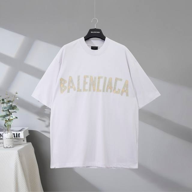 B76# 市场顶级品质 Balenciaga 巴黎世家2025Ss 美纹纸字母胶带磨破做旧短袖T恤 印花采用进口椭圆机印花工艺 市场顶级的质量 官网品质 罗纹定