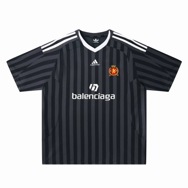 E01# 联名 Sporty Stripe 短袖球衣 颜色：黑 红 白 码数：1 2 3