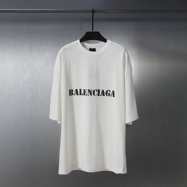F020# 英文字母模糊Logo印花短袖 男女款 码数：S M L Xl 货号：F020 颜色：黑 白