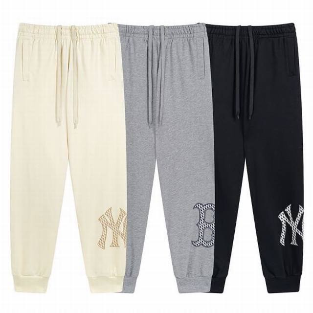 V822# Mlb官方男女情侣胶印印花束脚运动长裤时尚休闲裤23秋季新款Ptm08 面料：380克纯棉羊毛圈 颜色：黑色 奶油色 灰色 码数：S 建议130斤以