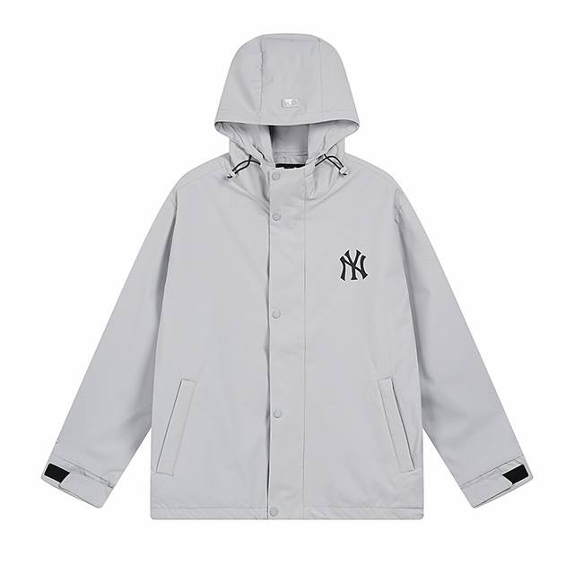 9906# Mlb官方 男女同款大标冲锋衣连帽外套情侣Wjb03 面料：75D高弹冲锋衣 颜色：黑色 灰色 米黄色 尺码：S 建议120斤以内 M 建议140斤