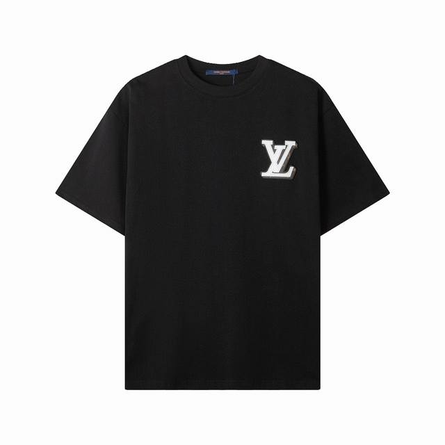 5206款，高端定制，独家最高品质版本L*家前后全绣花皮革字母Logo圆领短袖T恤，采用独家定制290G原版1:1双股双纱纯棉面料，定织定染同缸无色差罗纹，定制