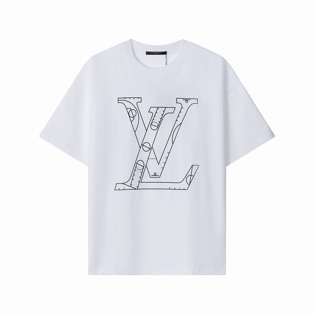 5217款，高端定制，独家最高品质版本L*家联名Logo前后印花圆领短袖T恤，采用独家定制290G原版1:1双股双纱纯棉面料，定织定染同缸无色差罗纹，定制1:1
