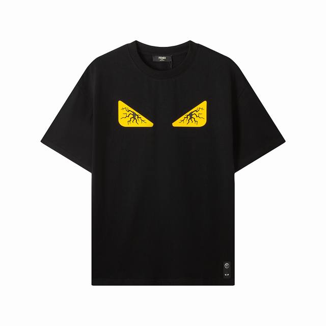 4201款，高端定制，独家最高品质版本Fendi*家裂纹胶皮眼睛圆领短袖T恤，采用独家定制290G原版1:1双股双纱纯棉面料，定织定染同缸无色差罗纹，定制1:1