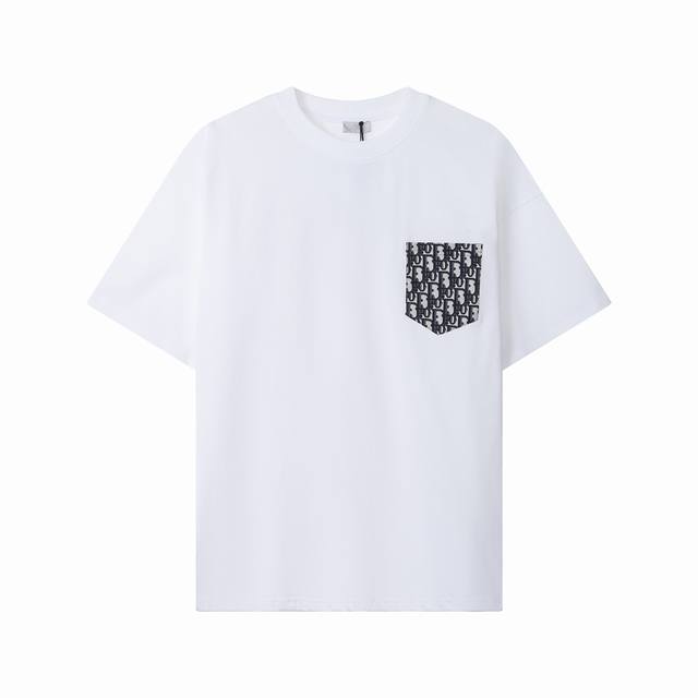 3208款，高端定制，独家最高品质版本Dio*家提花Logo贴布圆领短袖T恤，采用独家定制290G原版1:1双股双纱纯棉面料，定织定染同缸无色差罗纹，定制1:1